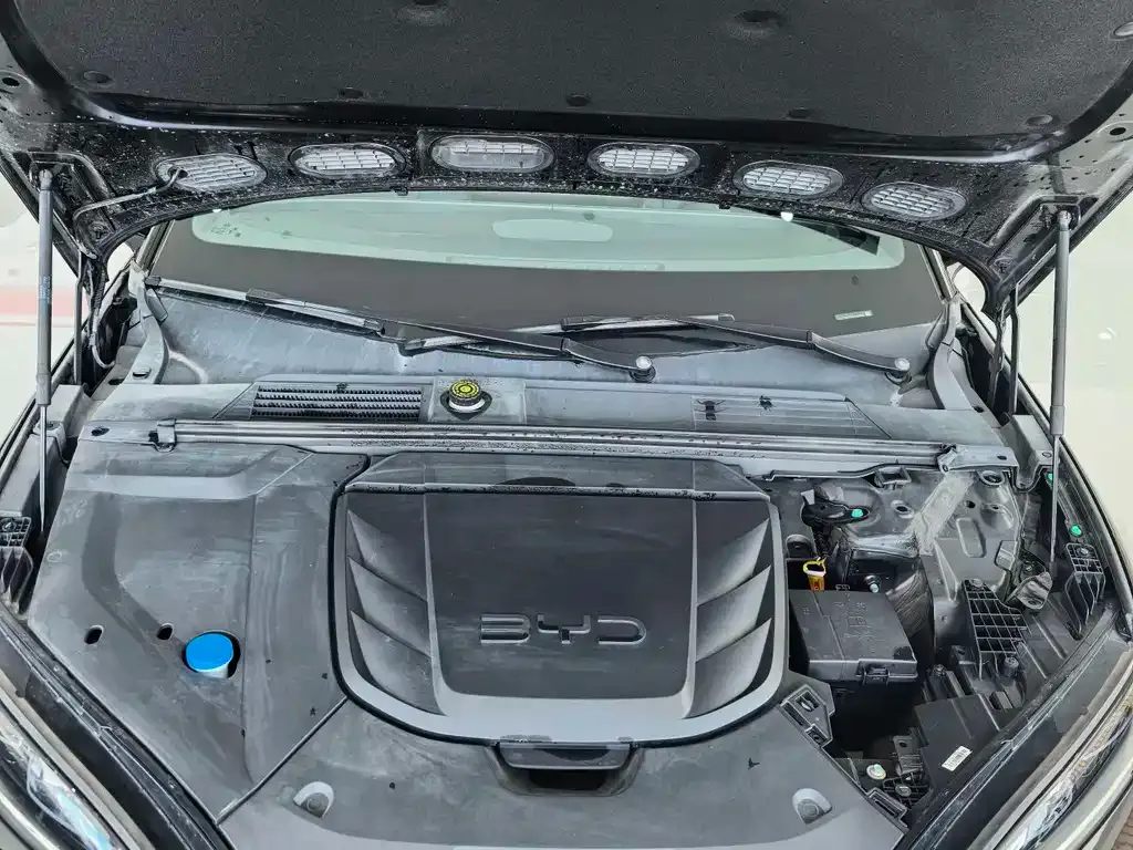 BYD Seal — фото 10