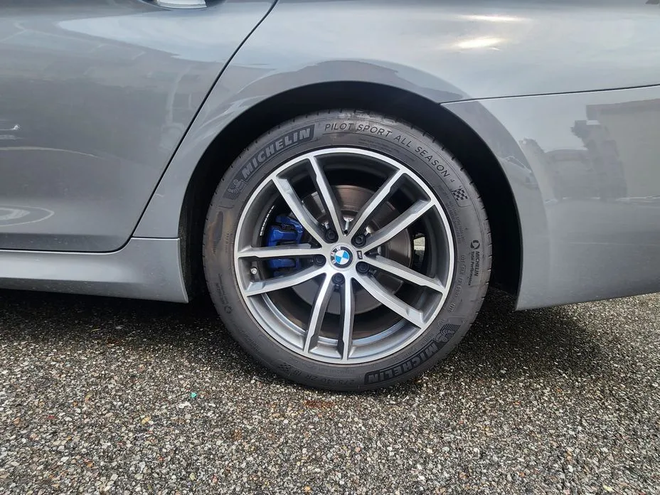 BMW 5-Series — фото 10