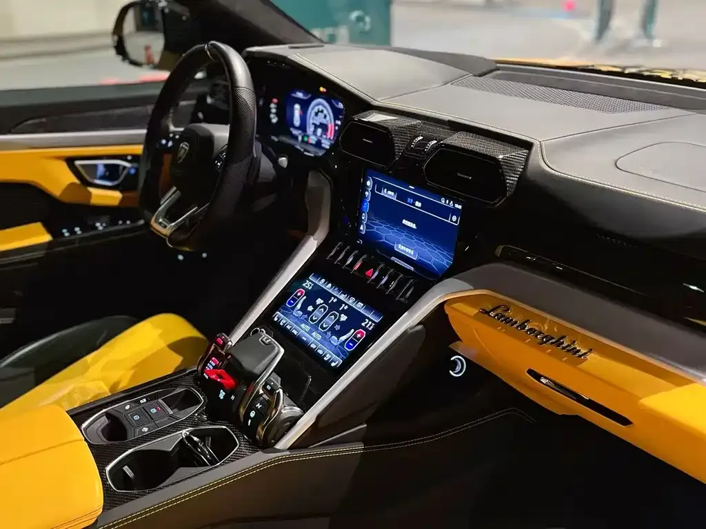 Lamborghini Urus — фото 2