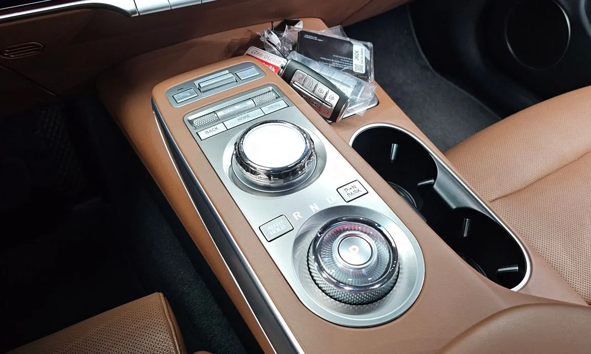Genesis GV70 — фото 10