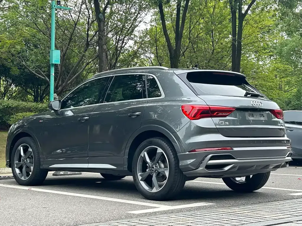 Audi Q3 — фото 9