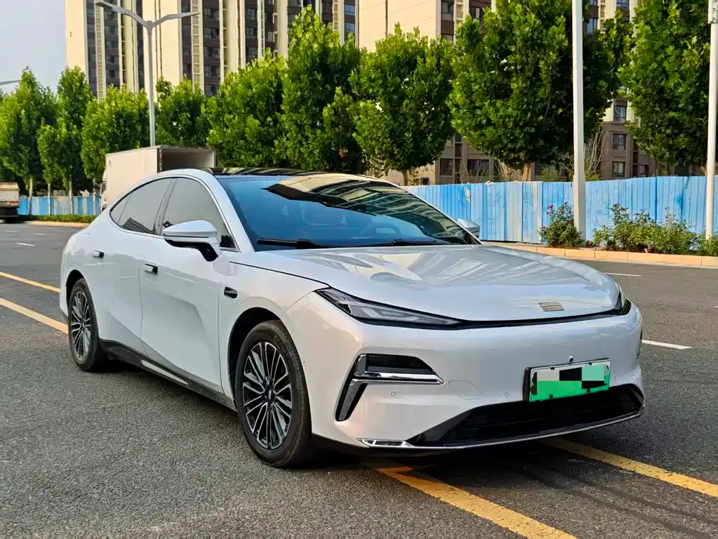 Geely Galaxy Xingyao 8 2025 из CN, фото 10