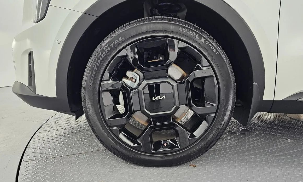 Kia Sorento — фото 6