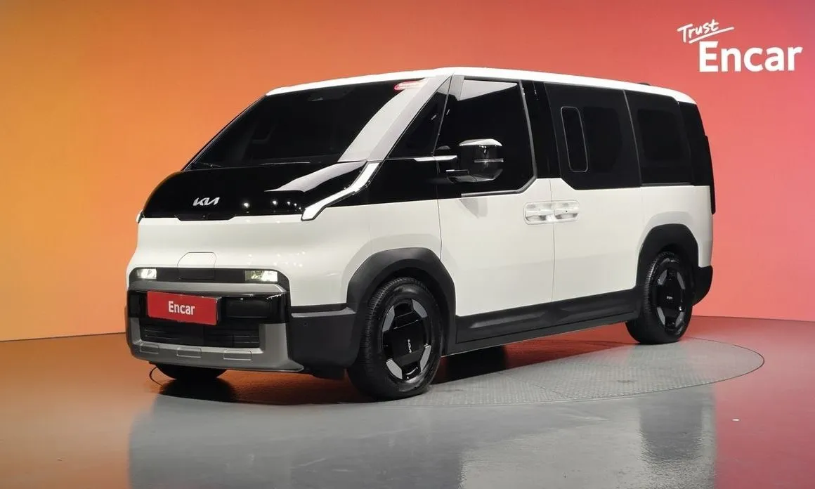 Kia PV5 — фото 1