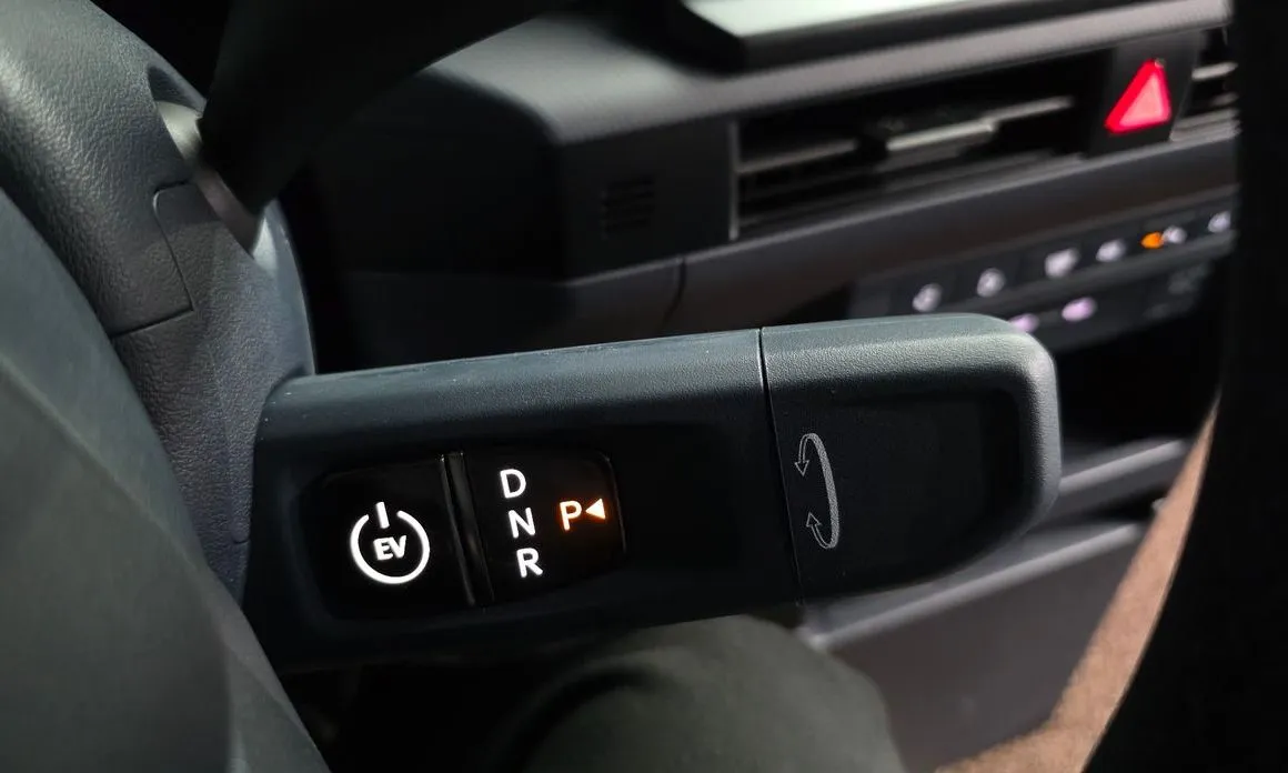 Kia PV5 — фото 9