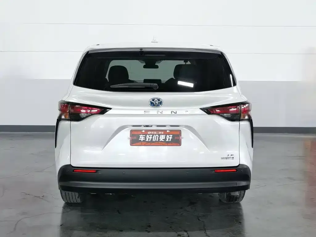 Toyota Sienna 2024 из CN, фото 3