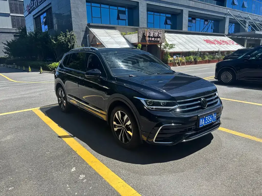 Volkswagen Tiguan L — фото 5