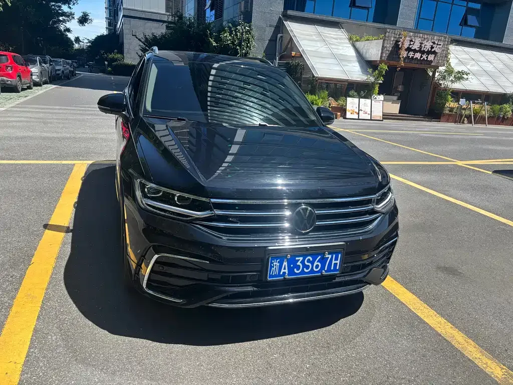 Volkswagen Tiguan L — фото 6