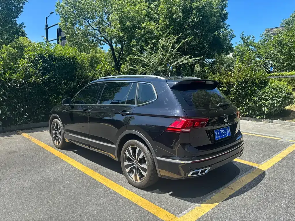 Volkswagen Tiguan L — фото 9