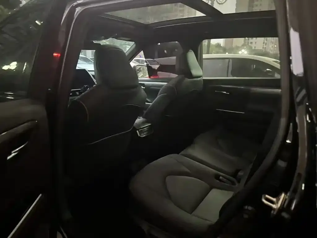 Toyota Crown Kluger 2024 из CN, фото 3