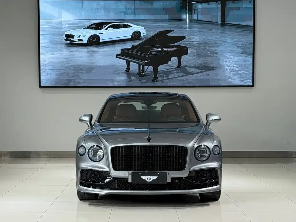 Bentley Flying Spur — фото 10