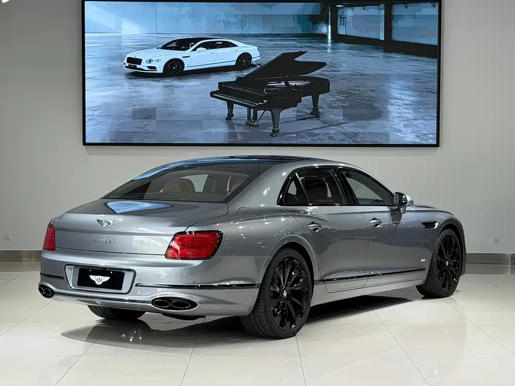 Bentley Flying Spur — фото 4
