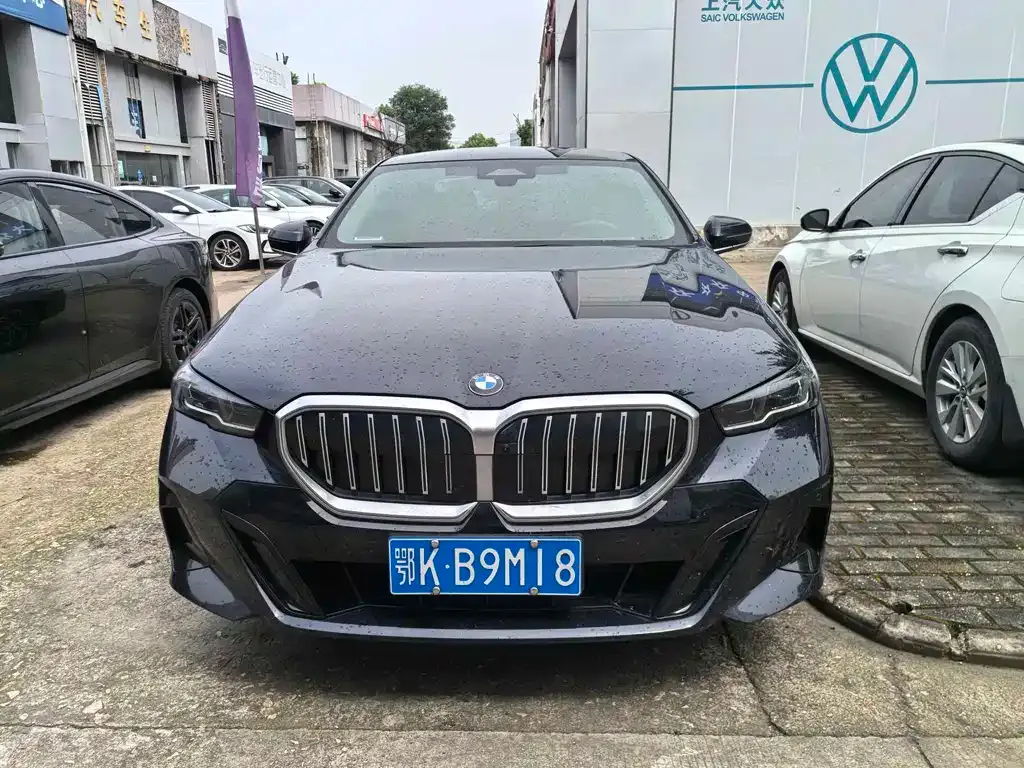 BMW 5 Series — фото 10