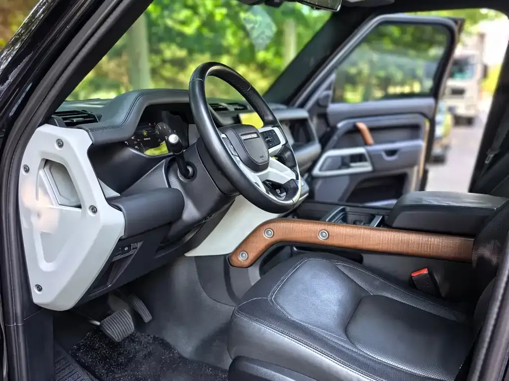 Land Rover Defender — фото 9