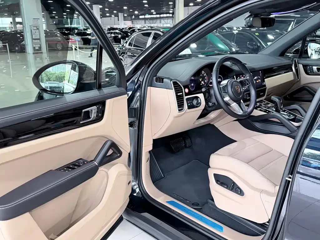 Porsche Cayenne Hybrid — фото 10