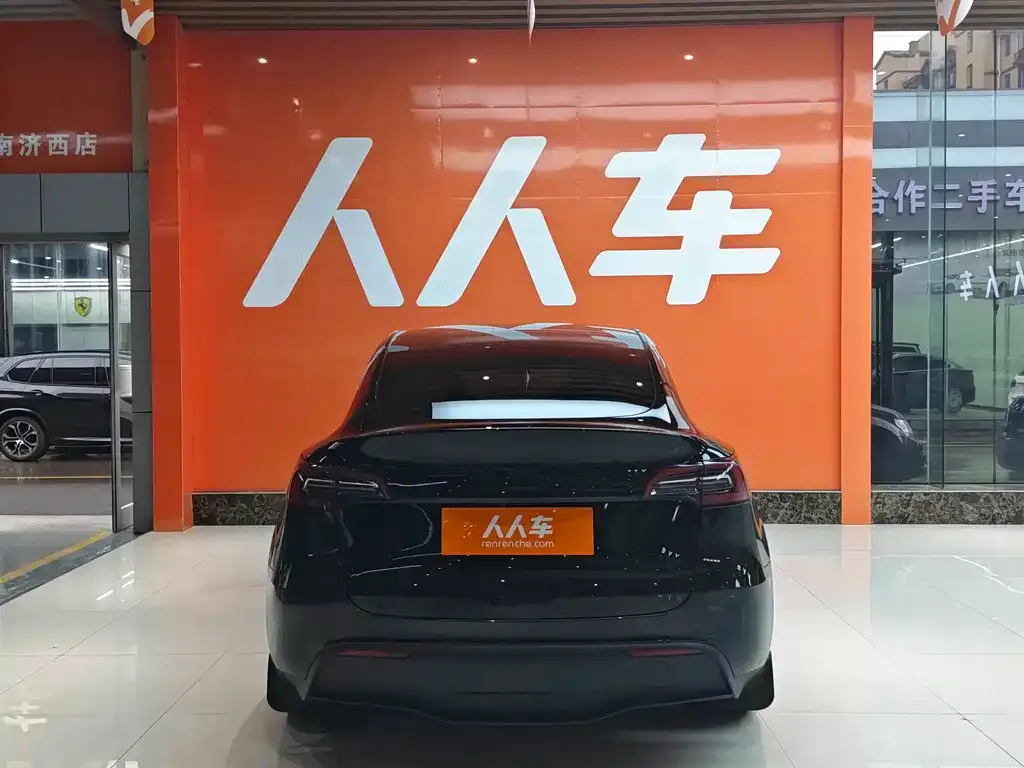 Tesla Model Y — фото 2