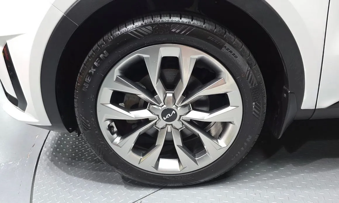 Kia Sorento — фото 6