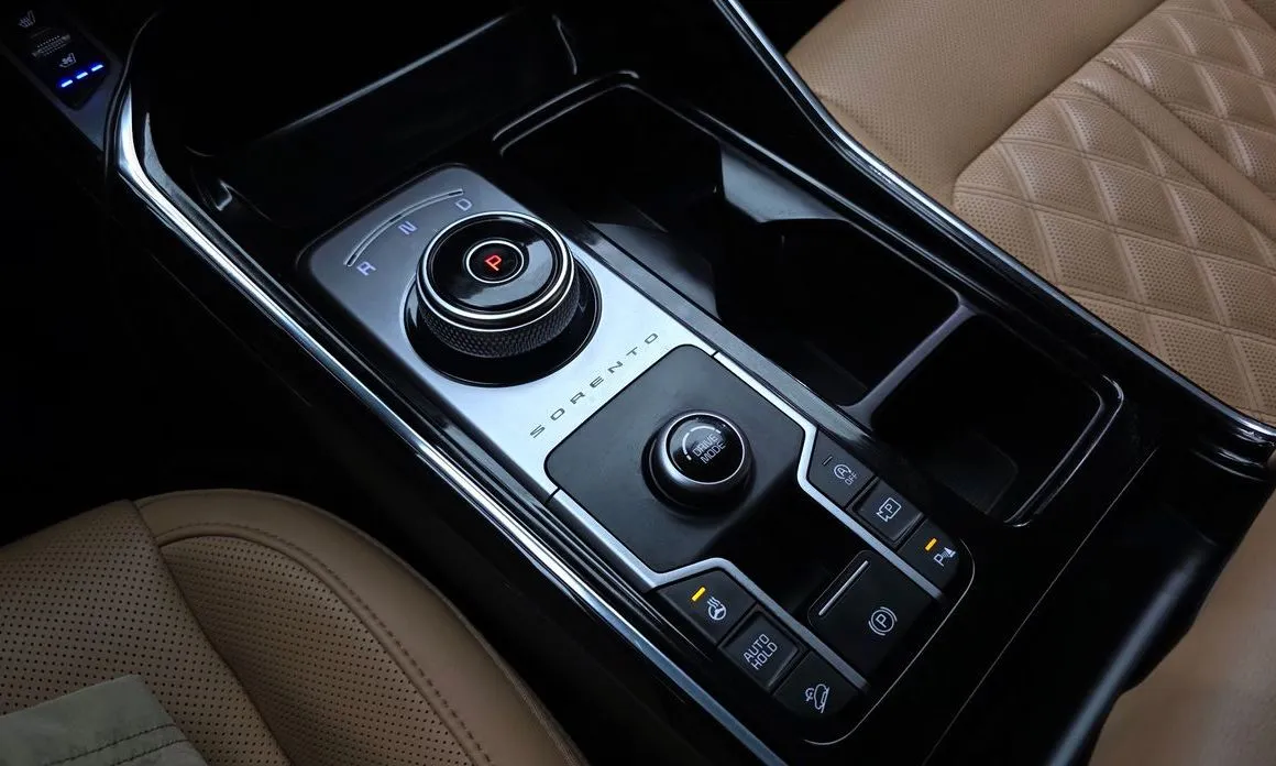 Kia Sorento — фото 9