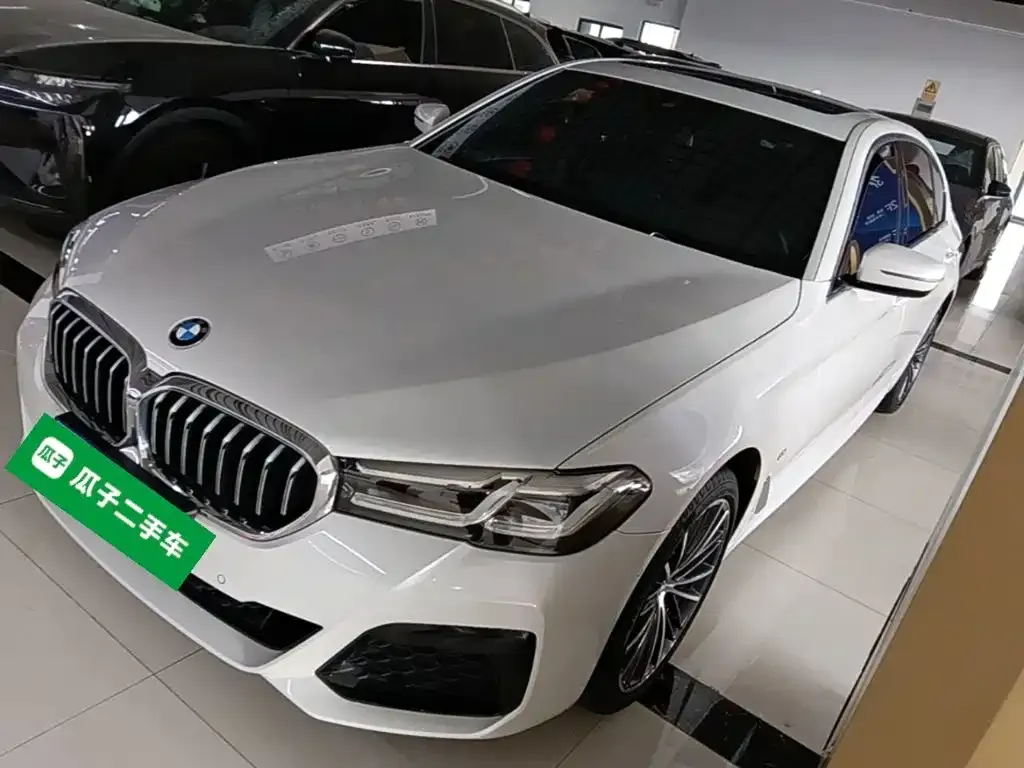 BMW 5 Series — фото 1
