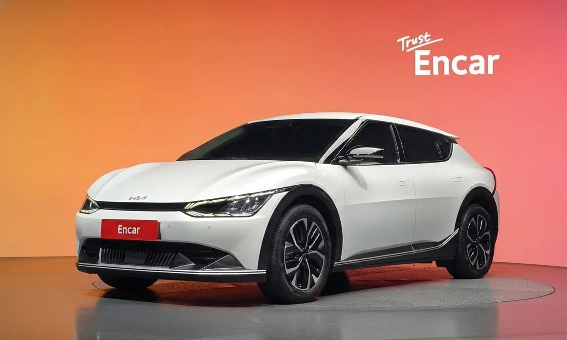 Kia EV6 — фото 1