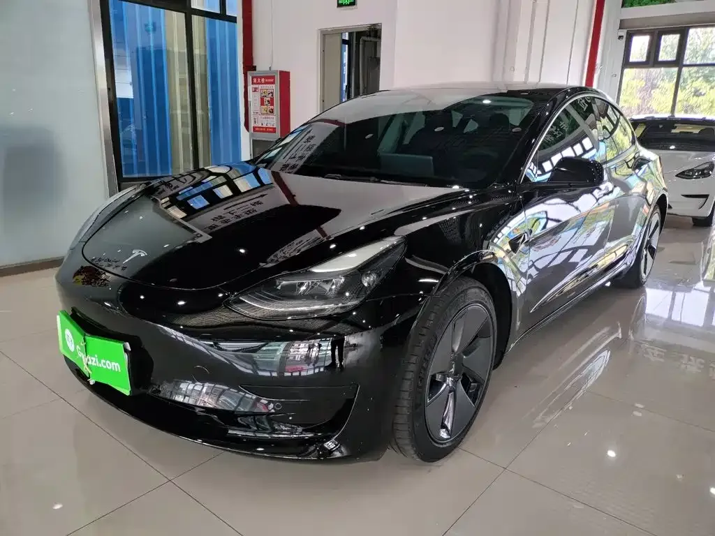 Tesla Model 3 — фото 10