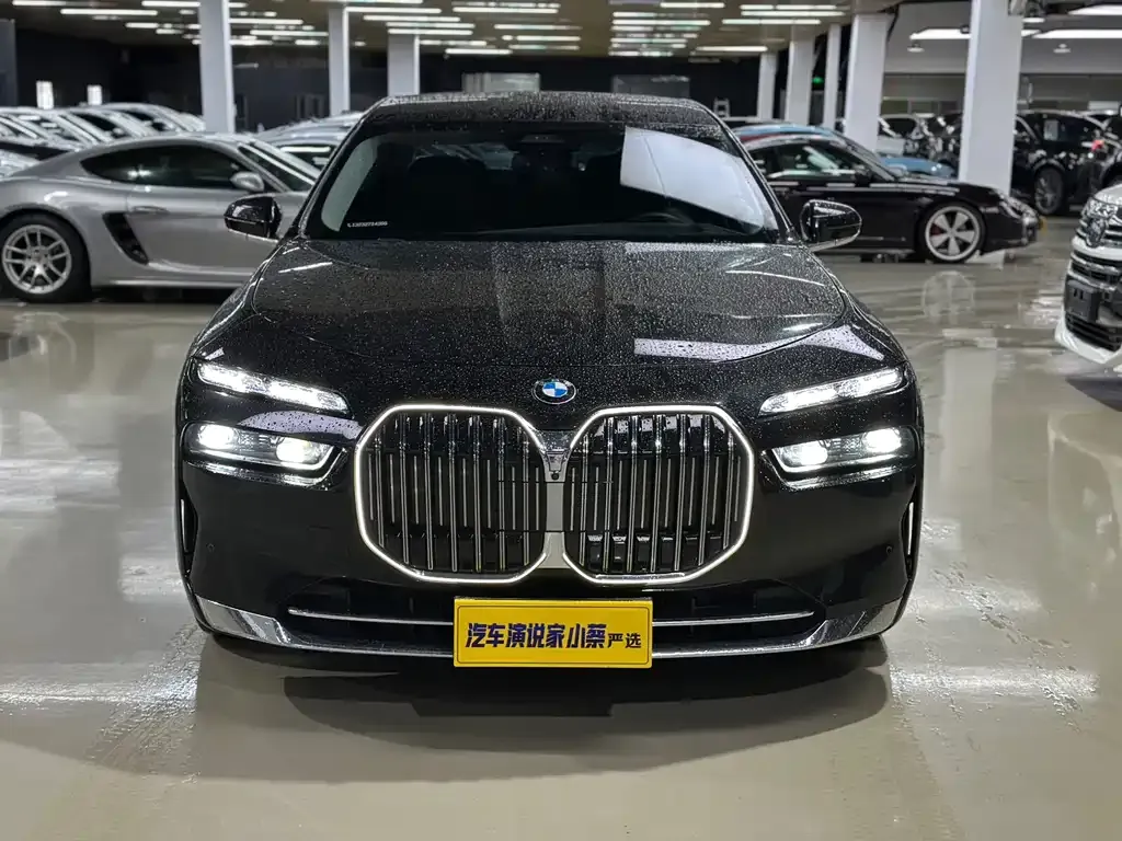 BMW 7 Series — фото 10