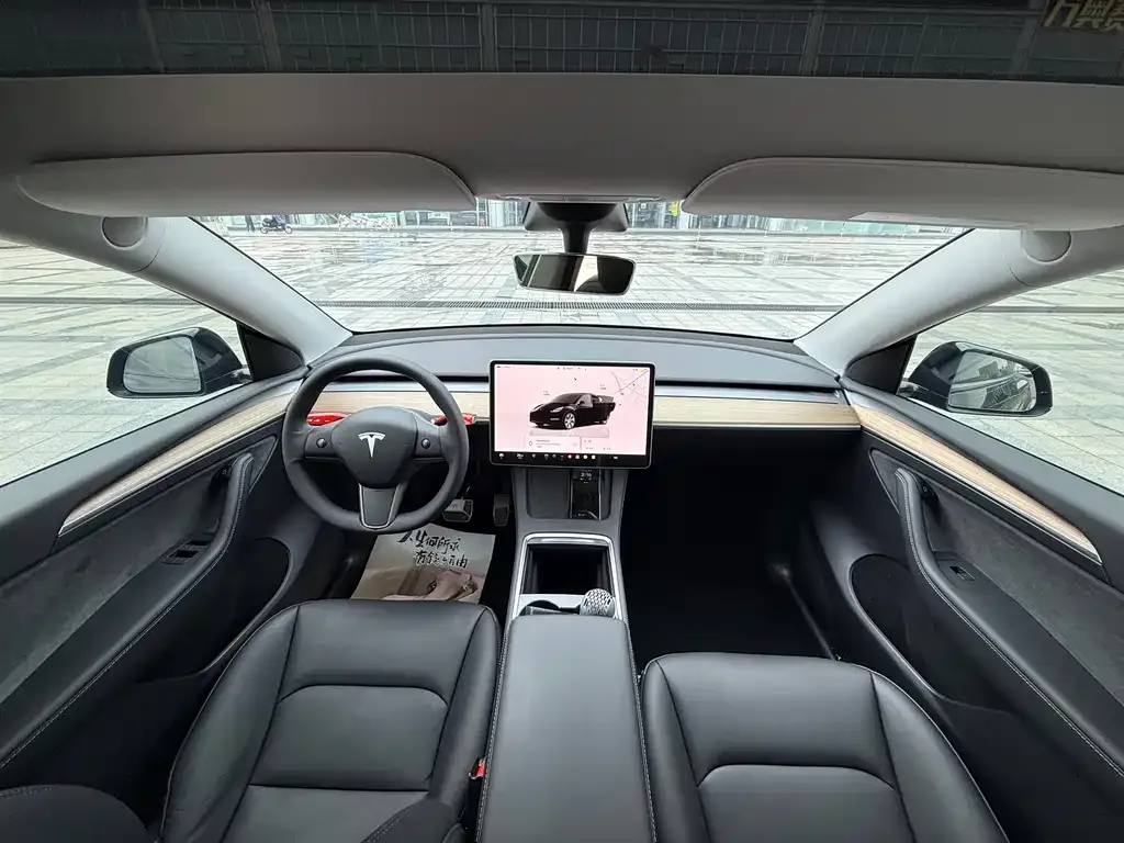 Tesla Model Y — фото 4