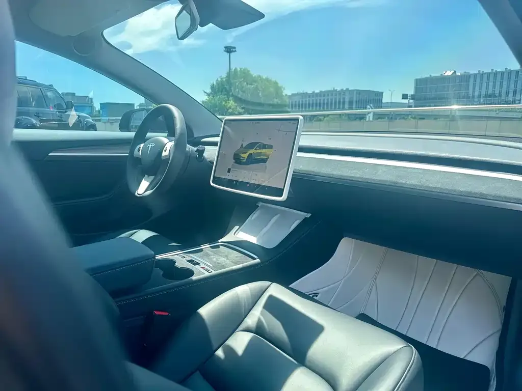 Tesla Model 3 — фото 3