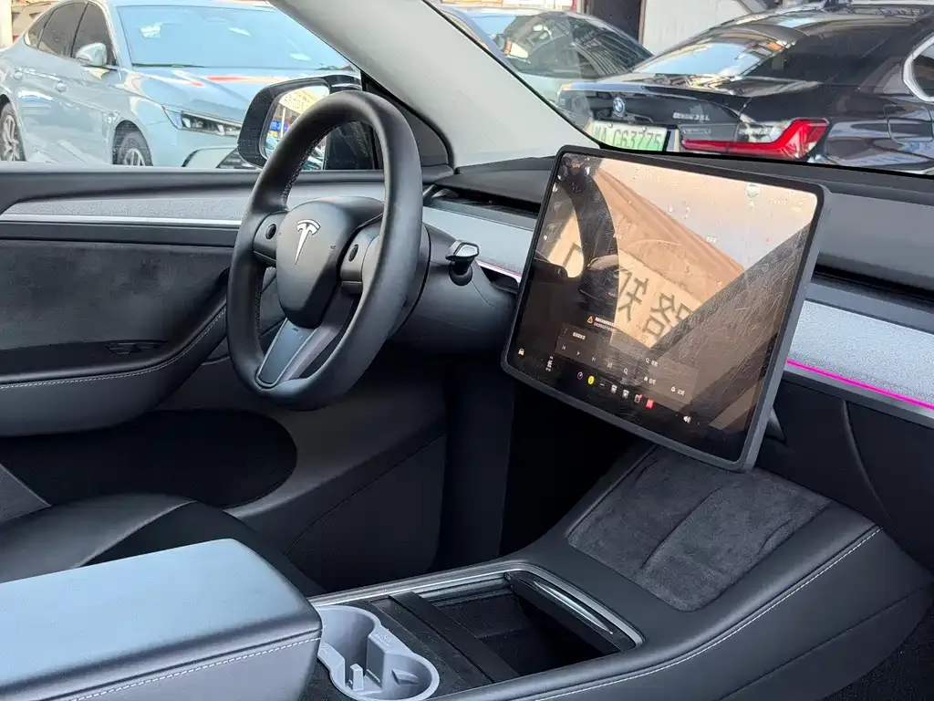 Tesla Model Y — фото 5