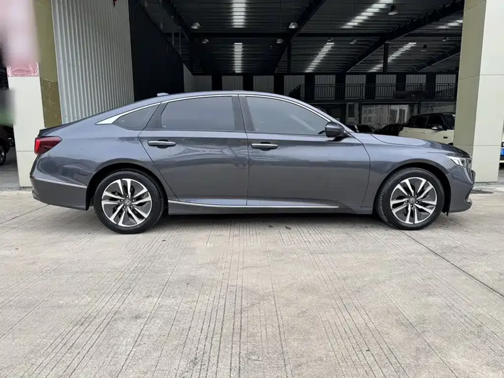 Honda Accord — фото 8