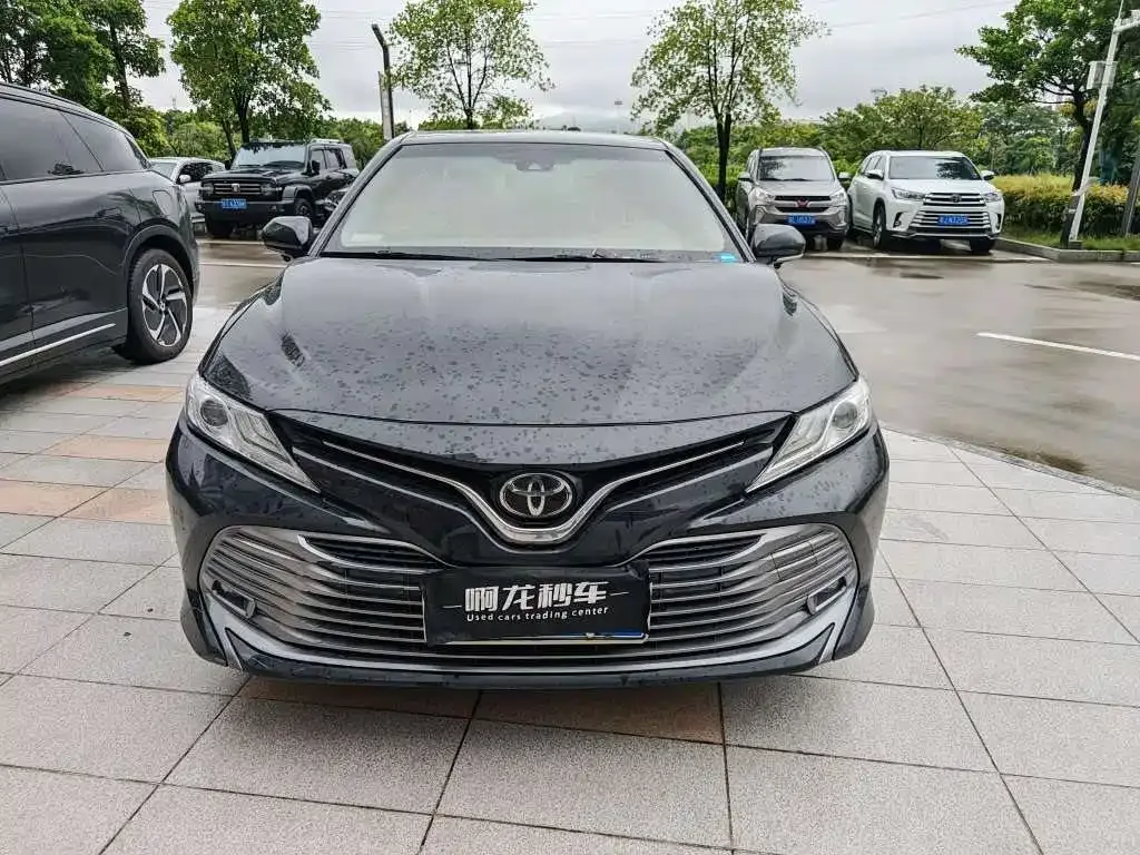 Toyota Camry — фото 4