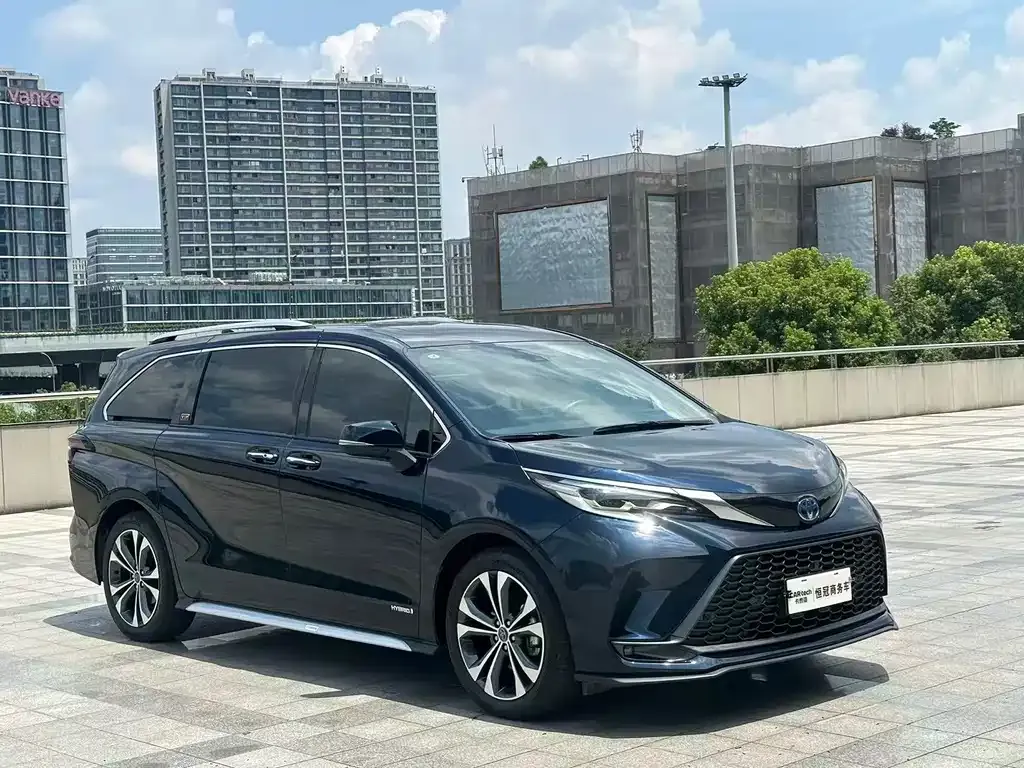 Toyota Granvia — фото 6