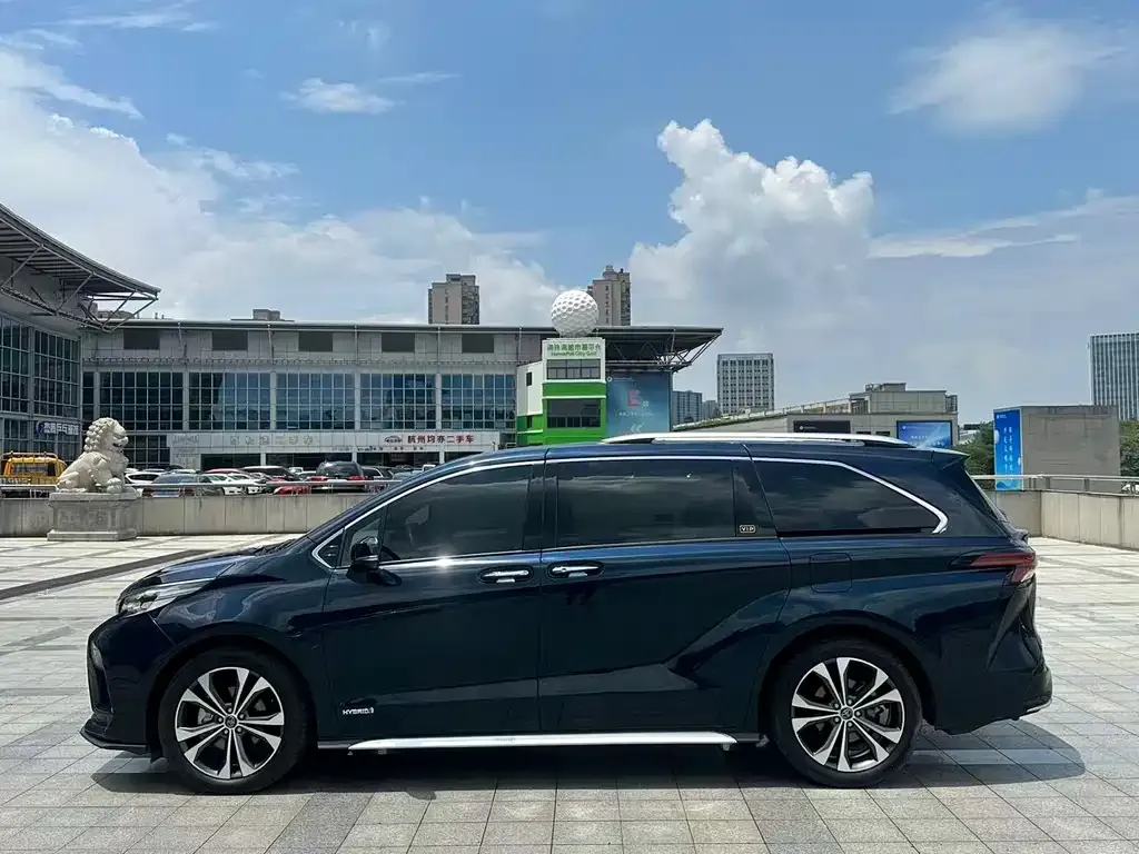 Toyota Granvia — фото 7