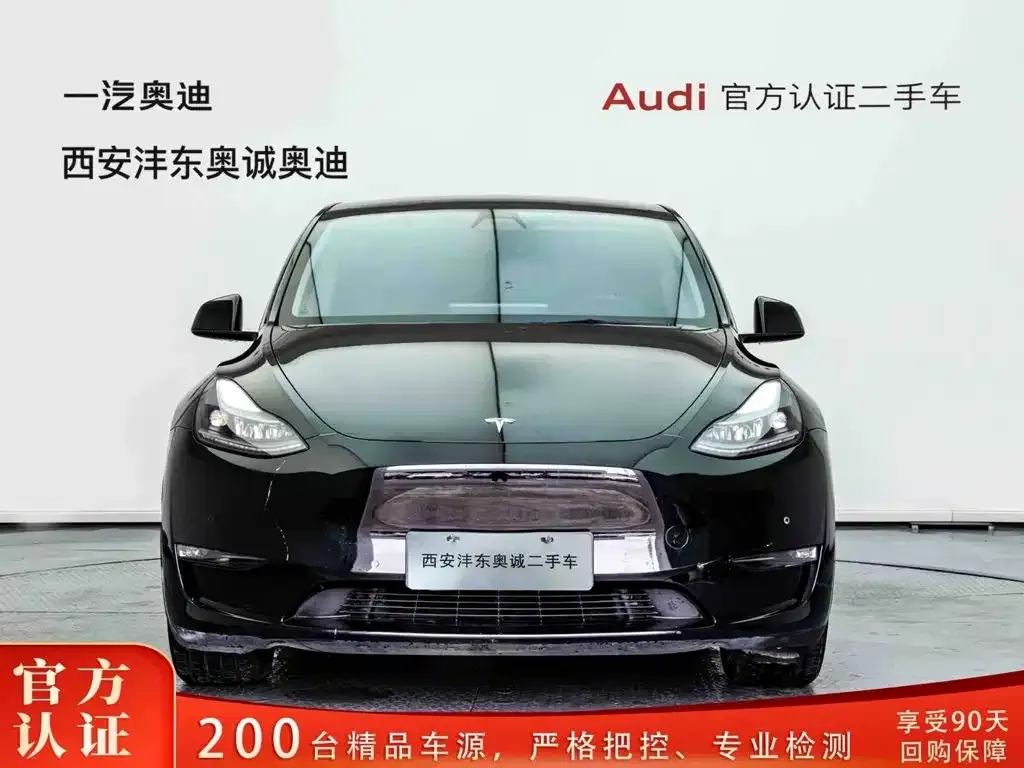 Tesla Model Y — фото 1