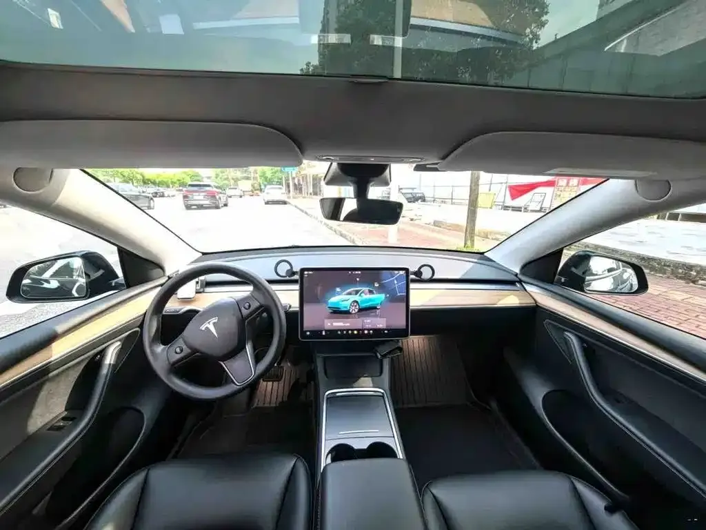 Tesla Model Y — фото 4