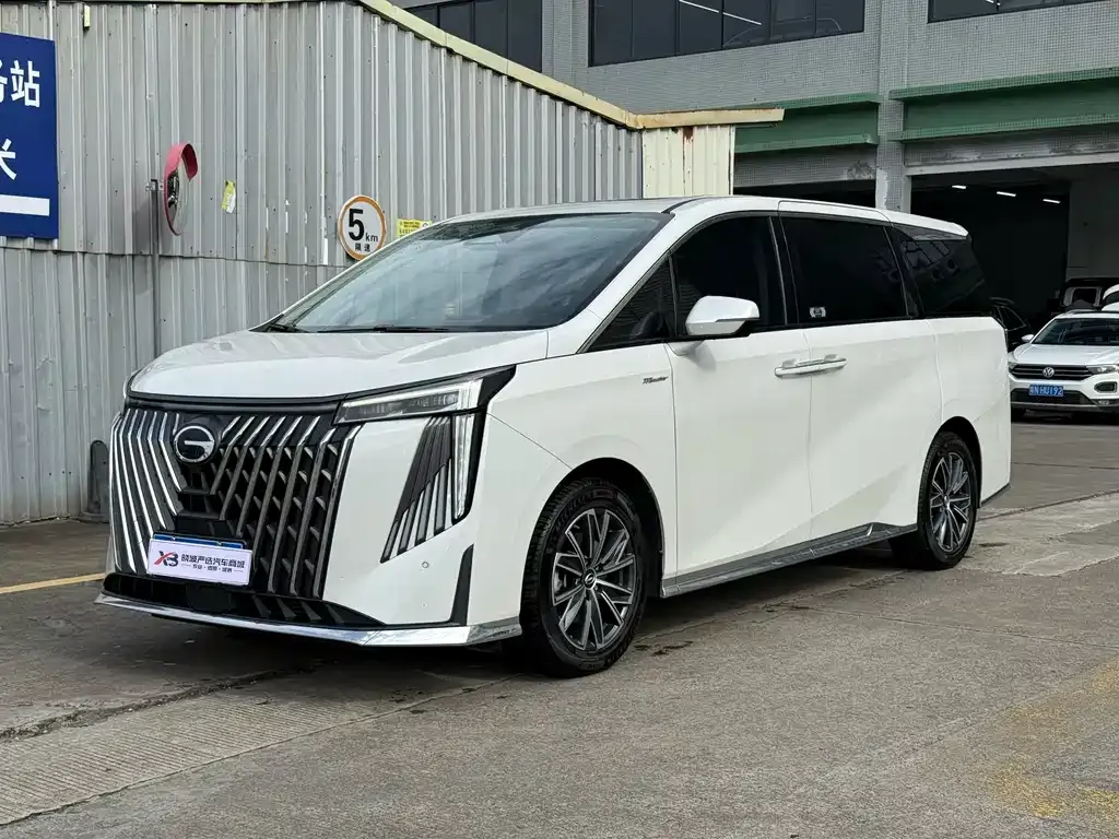 GAC Motor Trumpchi M8 — фото 1