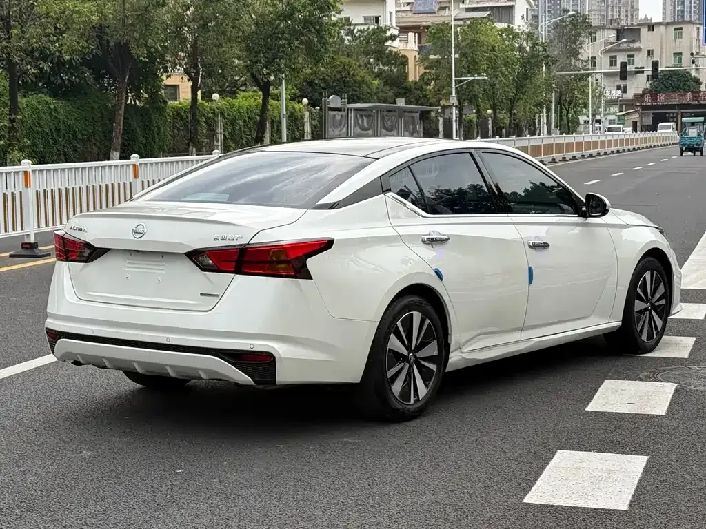 Nissan Teana — фото 10