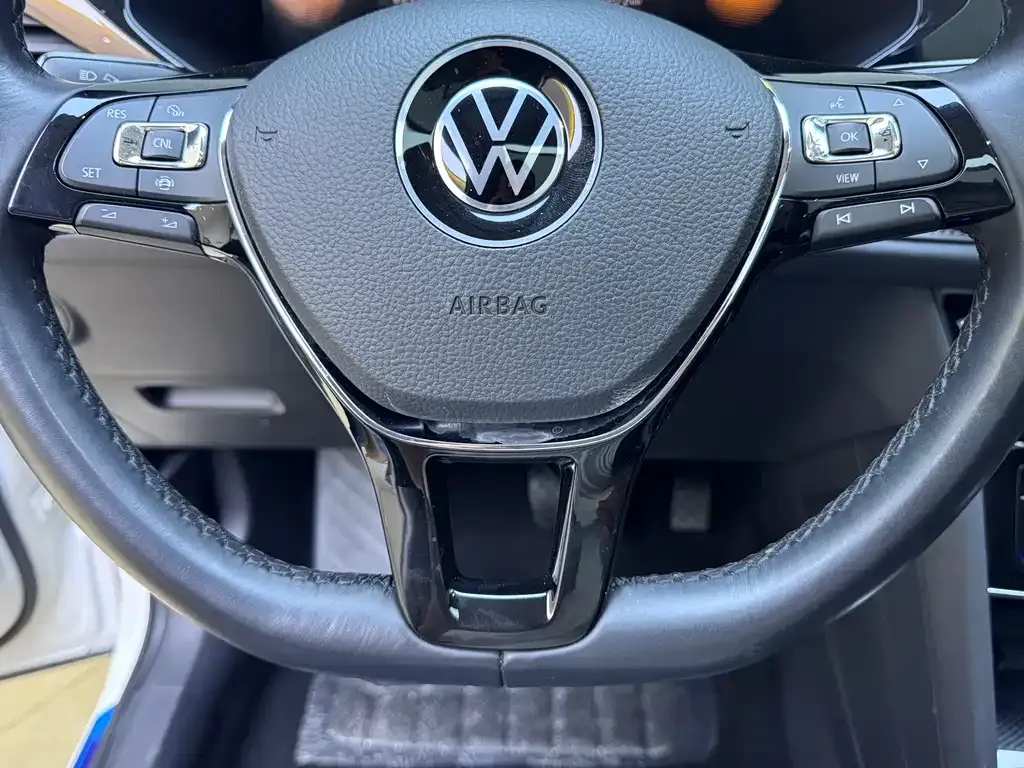 Volkswagen Tharu — фото 2