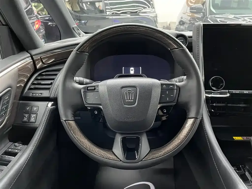 Toyota Vellfire — фото 10