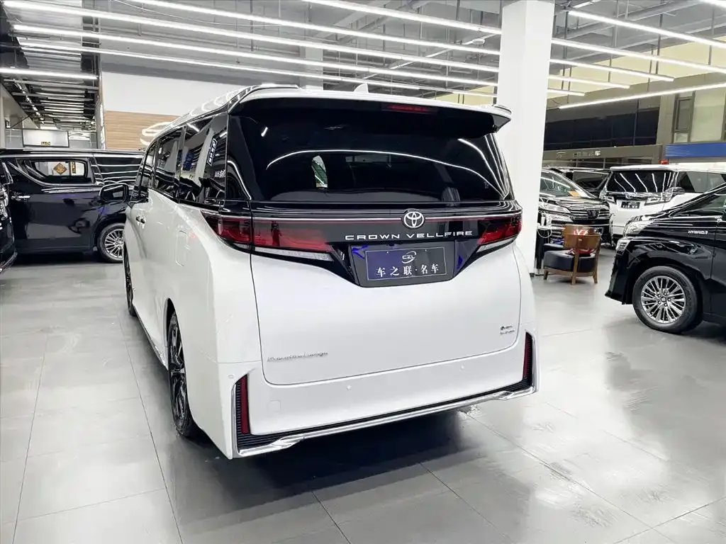 Toyota Vellfire — фото 7