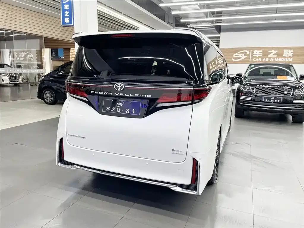 Toyota Vellfire — фото 8
