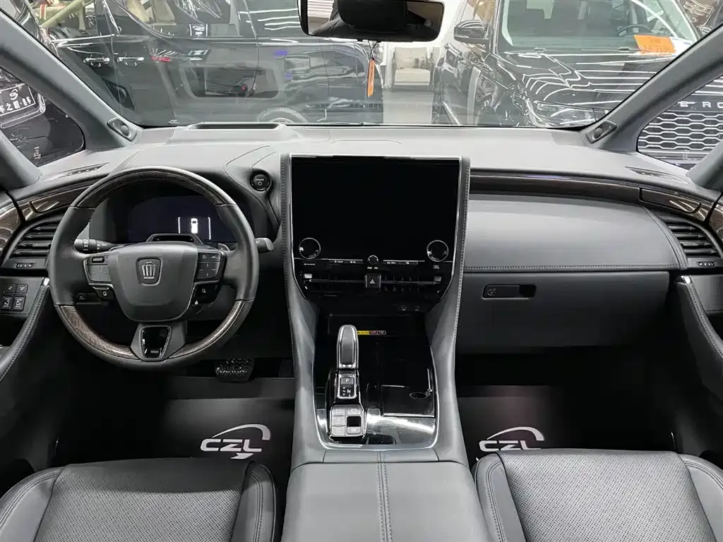 Toyota Vellfire — фото 6