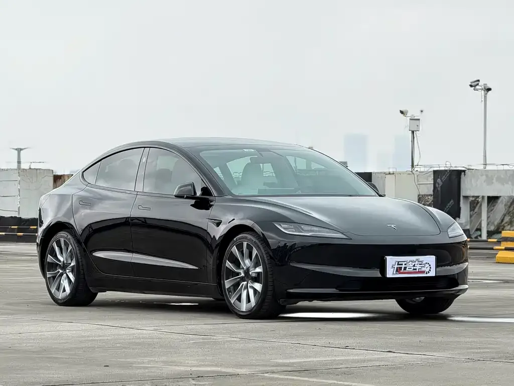 Tesla Model 3 — фото 8