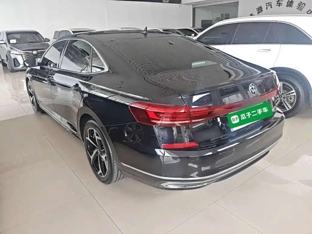 Volkswagen Passat — фото 6