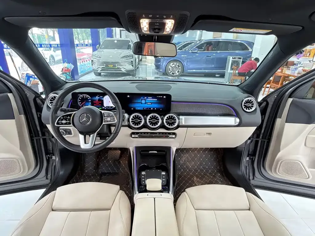 Mercedes-Benz EQB — фото 10