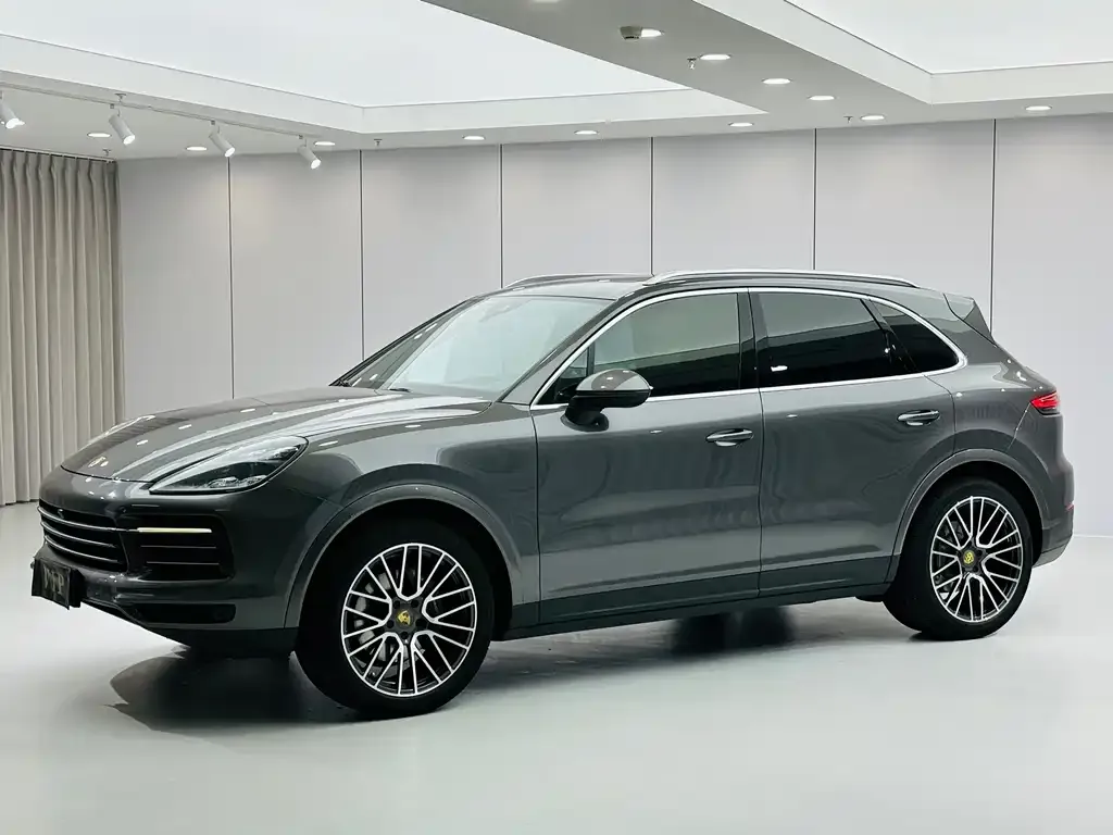 Porsche Cayenne — фото 1