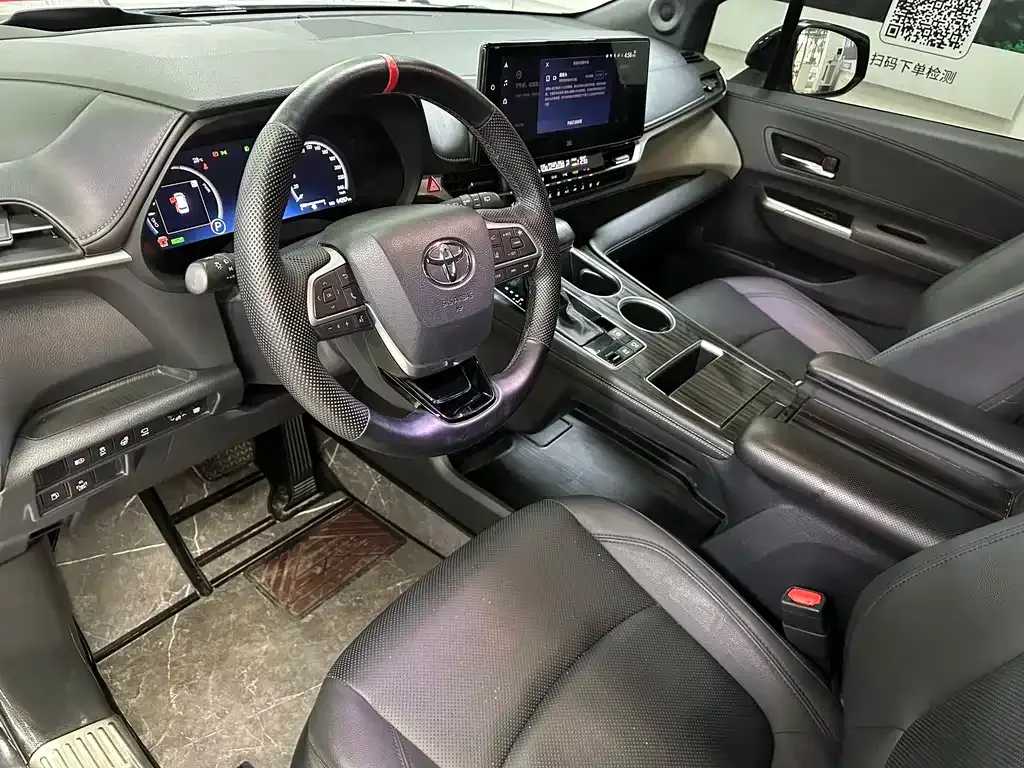 Toyota Granvia — фото 3