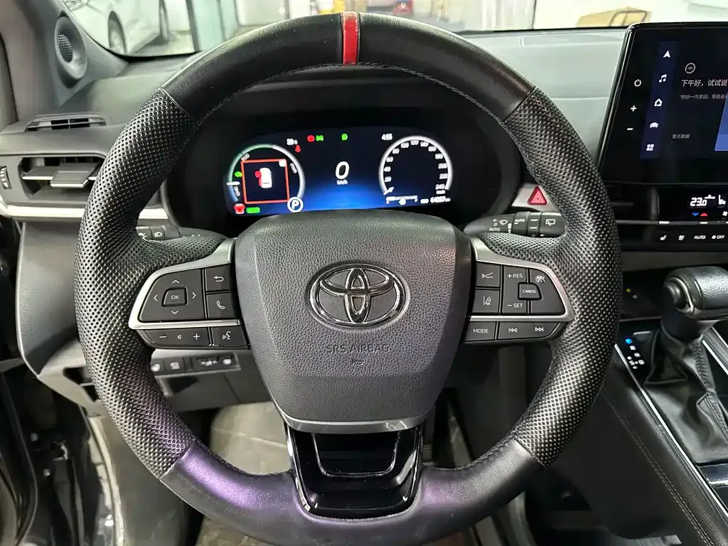 Toyota Granvia — фото 6