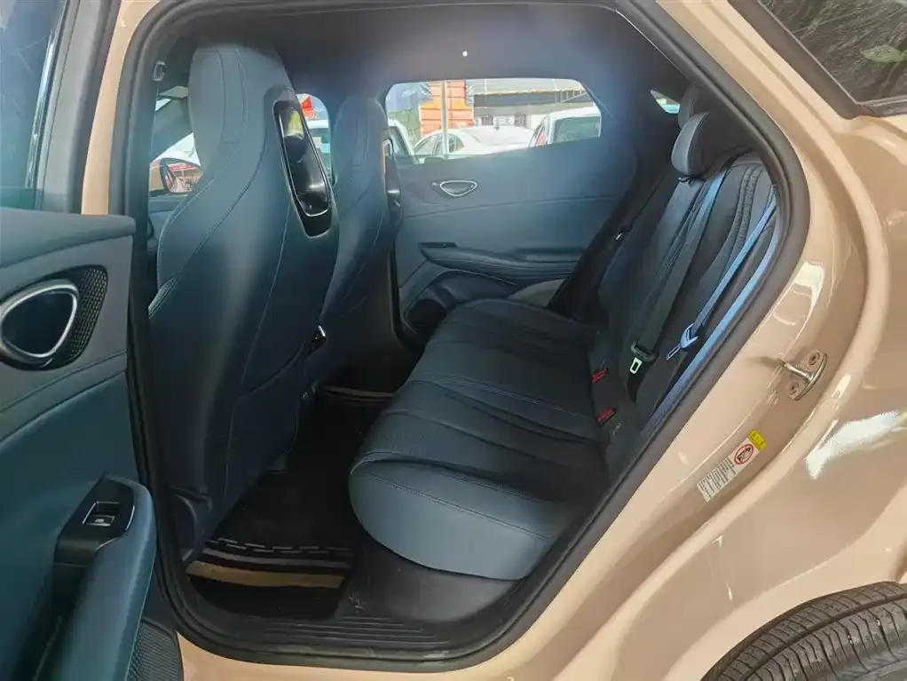 BYD Seal 06GT — фото 9