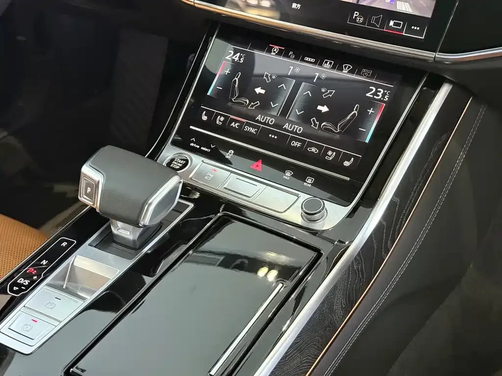Audi A8 — фото 7